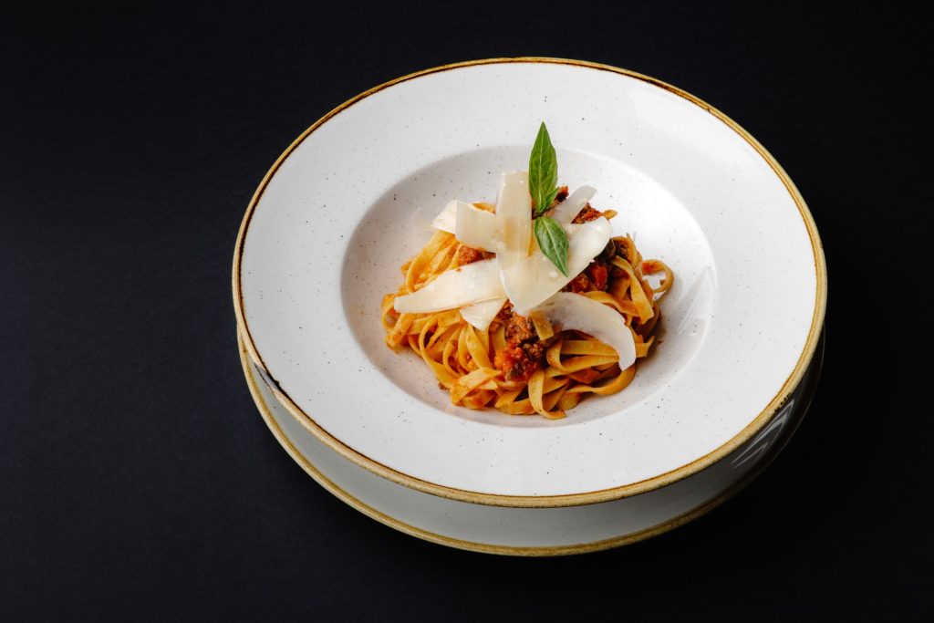 Tagliatelle cu sos Bolognese