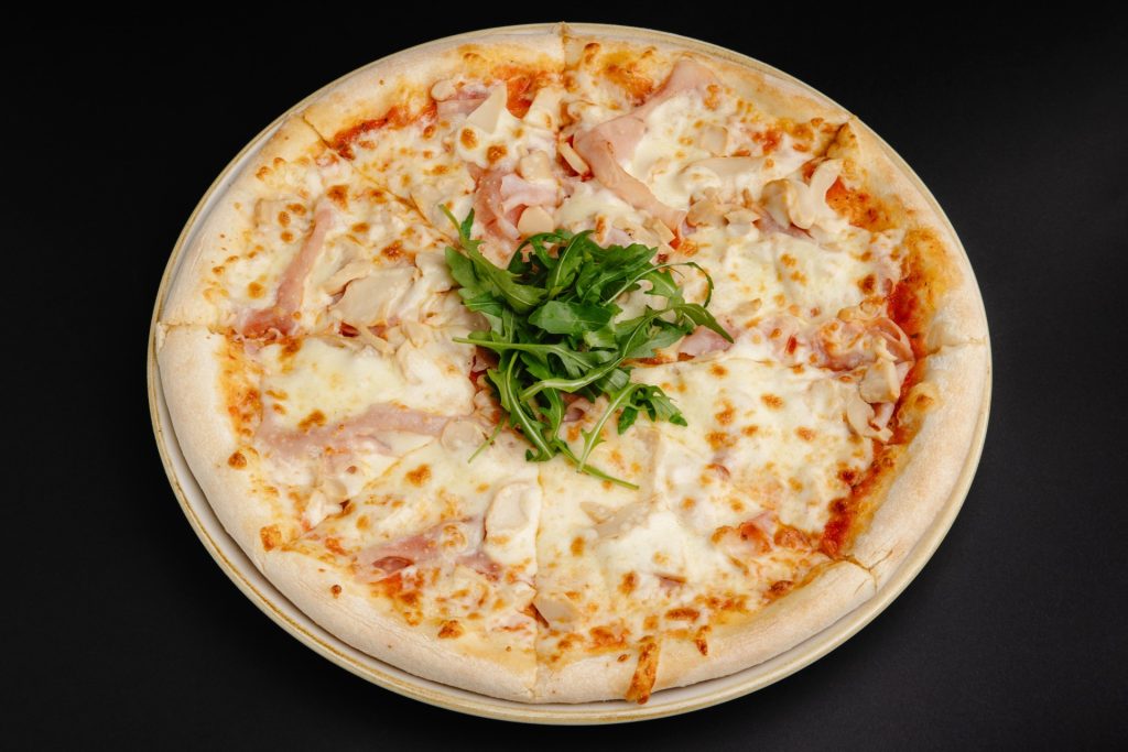 Pizza Prosciutto e Funghi